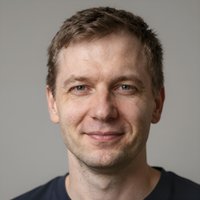 Довольный клиент Бетин Седем после получения консультации по лицензиям для мобильных слотов на Android
